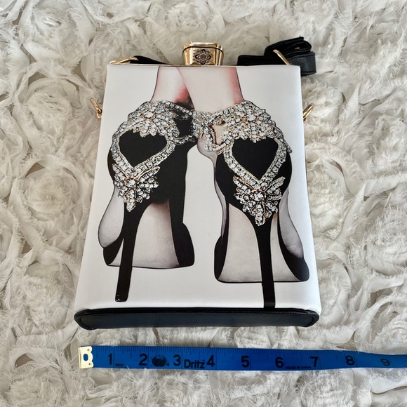 Retro Design Hand Tote w/Shoulder Chain - Picture 7 of 10